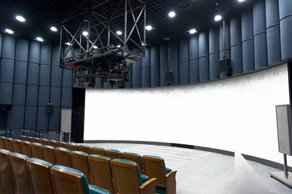 Großbildprojektion im Auditorium